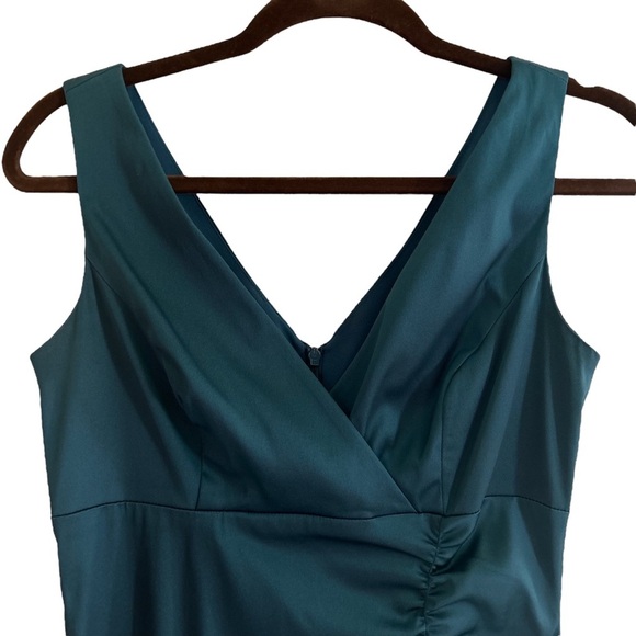 Donna Ricco | Ruched Sheath Dress - Picture 3 of 9